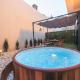 Downtown Hidden Garden with Jacuzzi in Bucharest Bucarest - Foto 2