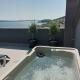 Penthouse Petra with hot tub Кали - Фото 4