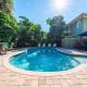 Resort-style Estate w/ Pvt Guest Suites- Sleeps 15