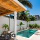 VIca Guest House con piscina en la entrada de la Zona Hotelera, Cancún - Foto 1