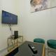 Koukaki Gem Cozy 1BR Renovated Apt near Center, Athen - Foto 9