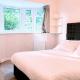 1 Bedroom Annex - Close to Frimley Hospital - Private Entrance, Frimley (foto 4)