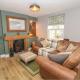 Sunshine Cottage Tideswell, Games room included., Tideswell