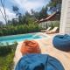 PineTrees Beach House with swimming pool