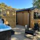 River Huts with Private Hot Tubs Inverness - Foto 10