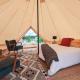 Glamping Vineyard Getaway with Luxury Amenities, Broke (foto 2)