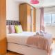 One Bedroom Apartment with Stunning River Views and Private Rooftop!, Lisbon - Photo 3