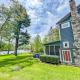 Adorable Lakefront Cottage with Hot Tub and Dock Pet friendly