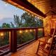 Panorama Mountain View Cabin, Less than 10 miles from Gatlinburg and Dollywood, Dog Friendly, 6 Bedrooms Sleeps 17, Fire Pit, HotTub, Washer Dryer, Fully loaded Kitchen, GameRoom with a TV, Pool Table, Arcade, Air Hockey, and Foosball Sevierville - Zdjęcie 10