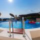 NAVIS Sea View Apartment with pool