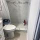 BUDGET Quad Room with En Suite Bathroom 36B Toronto - Foto 8