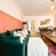 Charming spacious 2BR Flat near station plus parking, Londýn - Fotografie 3
