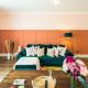 Charming spacious 2BR Flat near station plus parking, Londýn - Fotografie 1