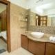 East Land Bed & Breakfast, Shillong - Foto 8