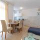A2 - seafront apt with balcony 1 min to beach Trogir - Fotografie 9