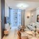 STAY BY LATINEM Luxury 1BR Holiday Home CV B905 near Burj Khalifa, Dubái - Foto 1