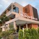 Super Highway Hotel, Ban Lat