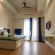 Top Luxuries Couple Friendly Stay in Gaur Mall by Taj Studios near to #Expo Centre #CPHI & P-MEC, Ghaziabad - Foto 6