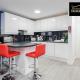 Spacious 5 Bedroom, 3 Bath House by Jesswood Properties Short Lets For Contractors, With Free Parking Near M1 & Luton Airport - Fotografie 3