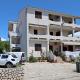 Apartments by the sea Mandre, Pag - 3084 Kolan - Foto 1