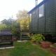 Charming tranquil Shepherds Hut with lakeside balcony 'Roach', Uckfield (fotografie 10)