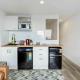 Cozy Two Bedroom with Seaview - Wifi - Gym, Окленд - Фото 2