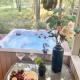 Chalet Retreat w/ Hot Tub, Short Walk to Lake & Pool, Jim Thorpe - Fotografie 7