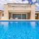 Villa Olive Garden, Brzac