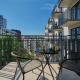City Center Mirrors Apartment with Parking by Noclegi Renters Vratislav - Fotografie 4