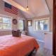 Adorable Cottage with stunning Lake Views, Alton