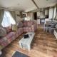 Lakeside Retreat 1 with hot tub, private fishing peg situated at Tattershall Lakes Country Park, Tattershall (foto 4)