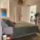 Cozy apartment opposite the beach, Athens - Photo 5