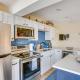 Gorgeous Onekama Condo with Pool and Lake Access!, Onekama (fotografie 10)