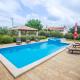 Villa in Medvidici with Pool near Porec Beach Rajki - Fotografie 6