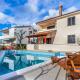Holiday Home in Pula near Beach & Pool, Pula (Foto 8)