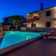 Holiday Home in Pula near Beach & Pool, Pula (Foto 5)