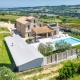 Villa Amore di Ada - Modern Design Villa - AirCo, Private Pool & Near The Beach, Monterubbiano (fotografie 5)