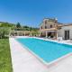 Villa Amore di Ada - Modern Design Villa - AirCo, Private Pool & Near The Beach, Monterubbiano (fotografie 4)