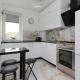 Elegant Warsaw Apartment with AC 550 m to Copernicus Science Centre by Noclegi Renters, Varsavia - Foto 5