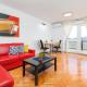 Sunny Aura - travel & work - with parking, Pula