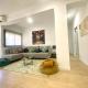 Barcelona Chic Apartments- Free Parking - 10 min BCN centre by metro - Foto 2