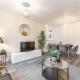 Heathrow House with Parking - Sleeps 5 near M25, Virginia Water, Thorpe Park & Legoland, Mid To Long Term Bookings Welcome, Stanwell