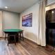 Luxury 3-bed home near the Strip w/ a poker table, Las Vegas - Photo 9