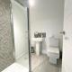 10min to City - FREE Parking - Private Studio - Contractor Friendly, Manchester - Fotografie 4