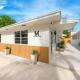 M Lake Worth Beach - Modern Villas Near West Palm Beach, Chic Retro Vibes, King Bed, Cozy Backyard, BBQ, Workspace, High-Speed Internet, Free Parking, 5 Minutes to Downtown & Beach, Lake Worth (fotografie 10)