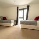 Spacious Apartment in Woking Town Centre - Photo 5