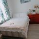 Min Su Rooms, Stanwell