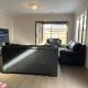 Spacious 4 bedroom home in Weir Views near Warrawong Estate, Melton (Foto 9)