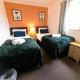 6 Guests * 4 Bedroom * Free Wi-Fi, Burton Latimer (Foto 9)
