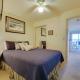 Beachfront Onekama Vacation Rental with Balcony!, Onekama (foto 10)